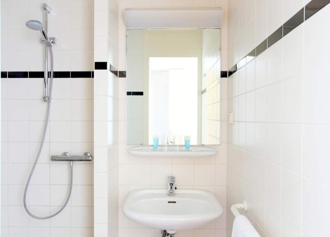 Bastion Hotel Duesseldorf Нойс Экстерьер фото