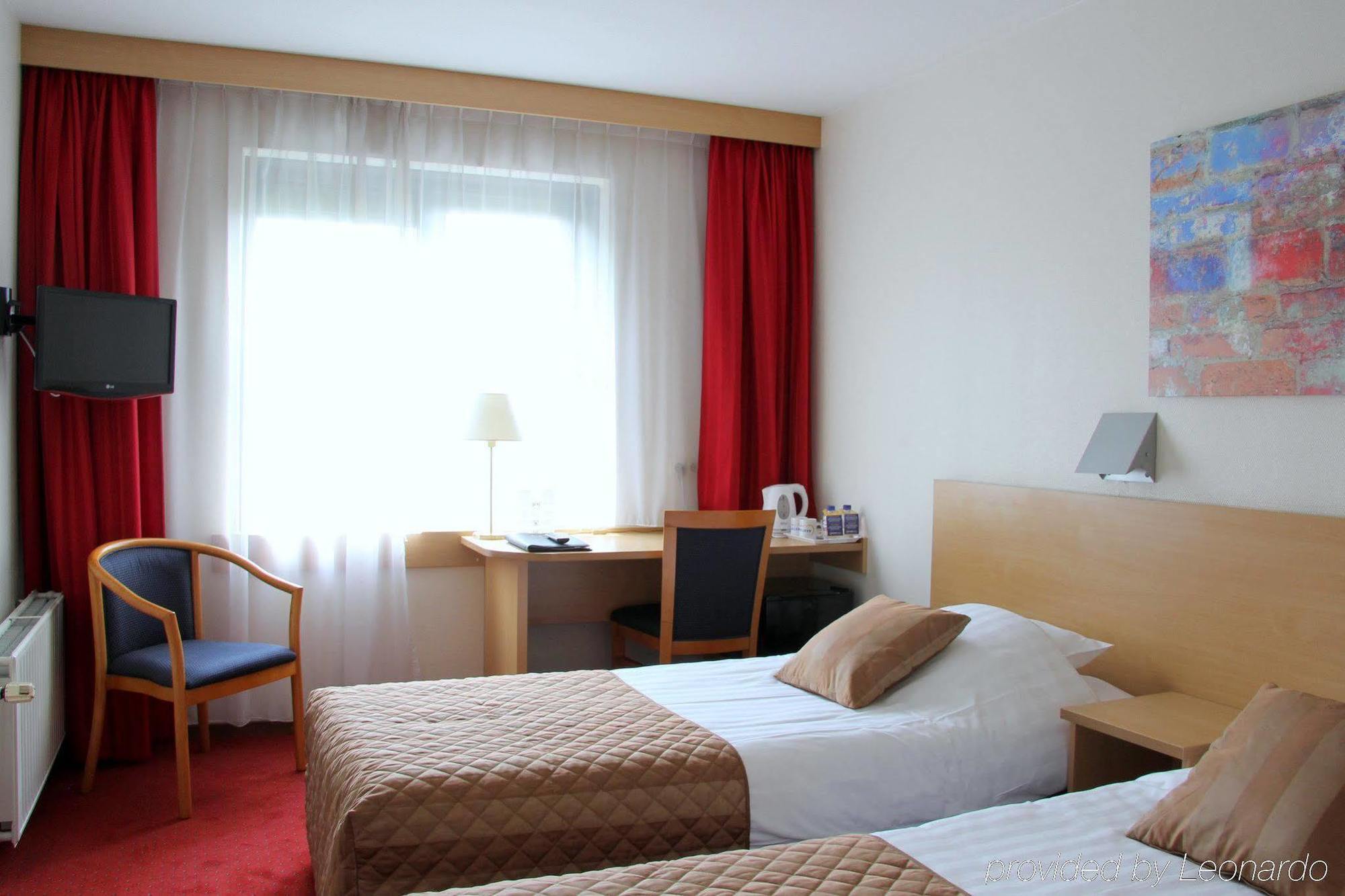 Bastion Hotel Duesseldorf Нойс Экстерьер фото
